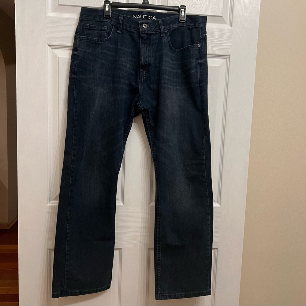Nautica Men's Deep Denim Blue Straight leg jeans size 36x30
Relaxed fit